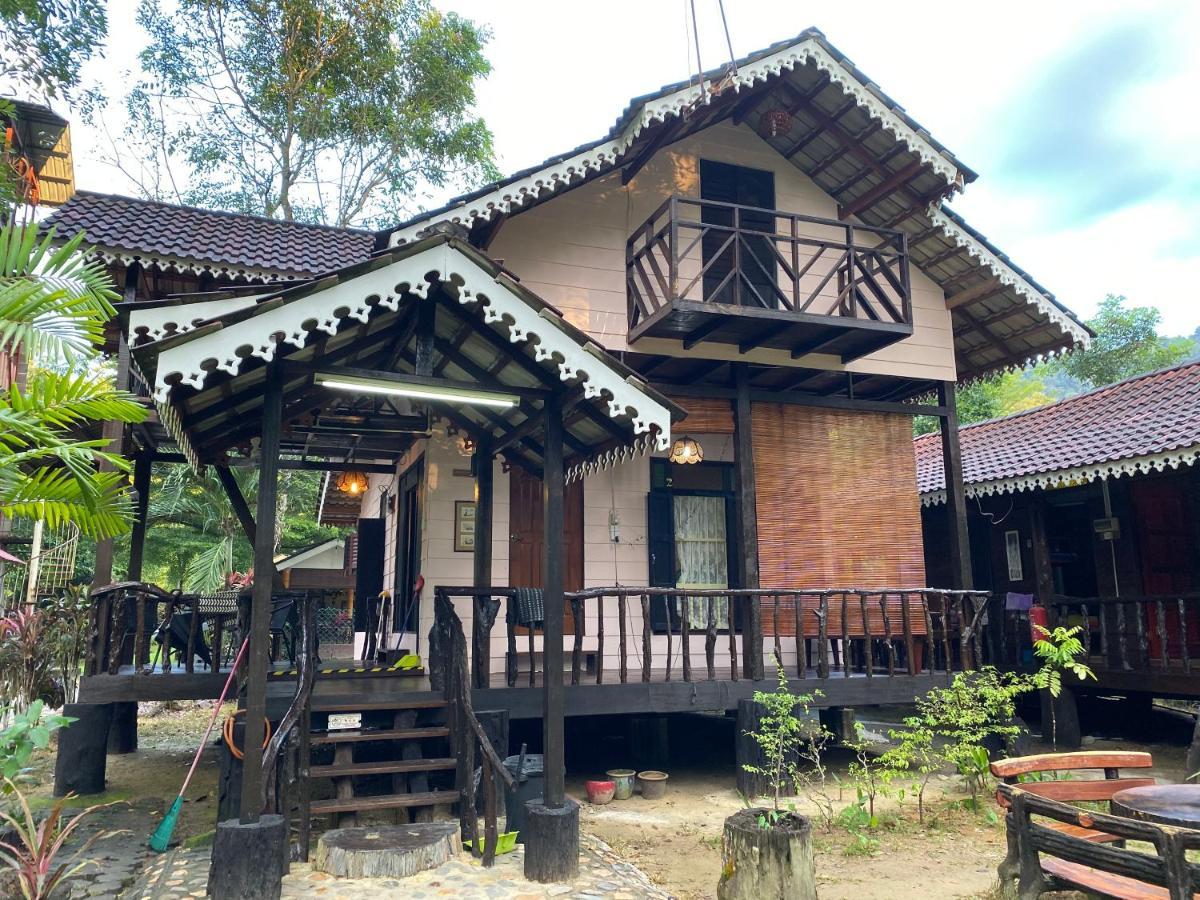 Rustic Chalet - Dahlia N Mawar At Sedim Vista Kulim Extérieur photo