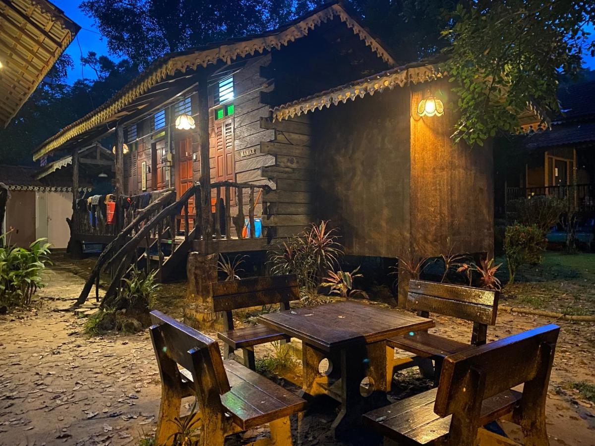 Rustic Chalet - Dahlia N Mawar At Sedim Vista Kulim Extérieur photo