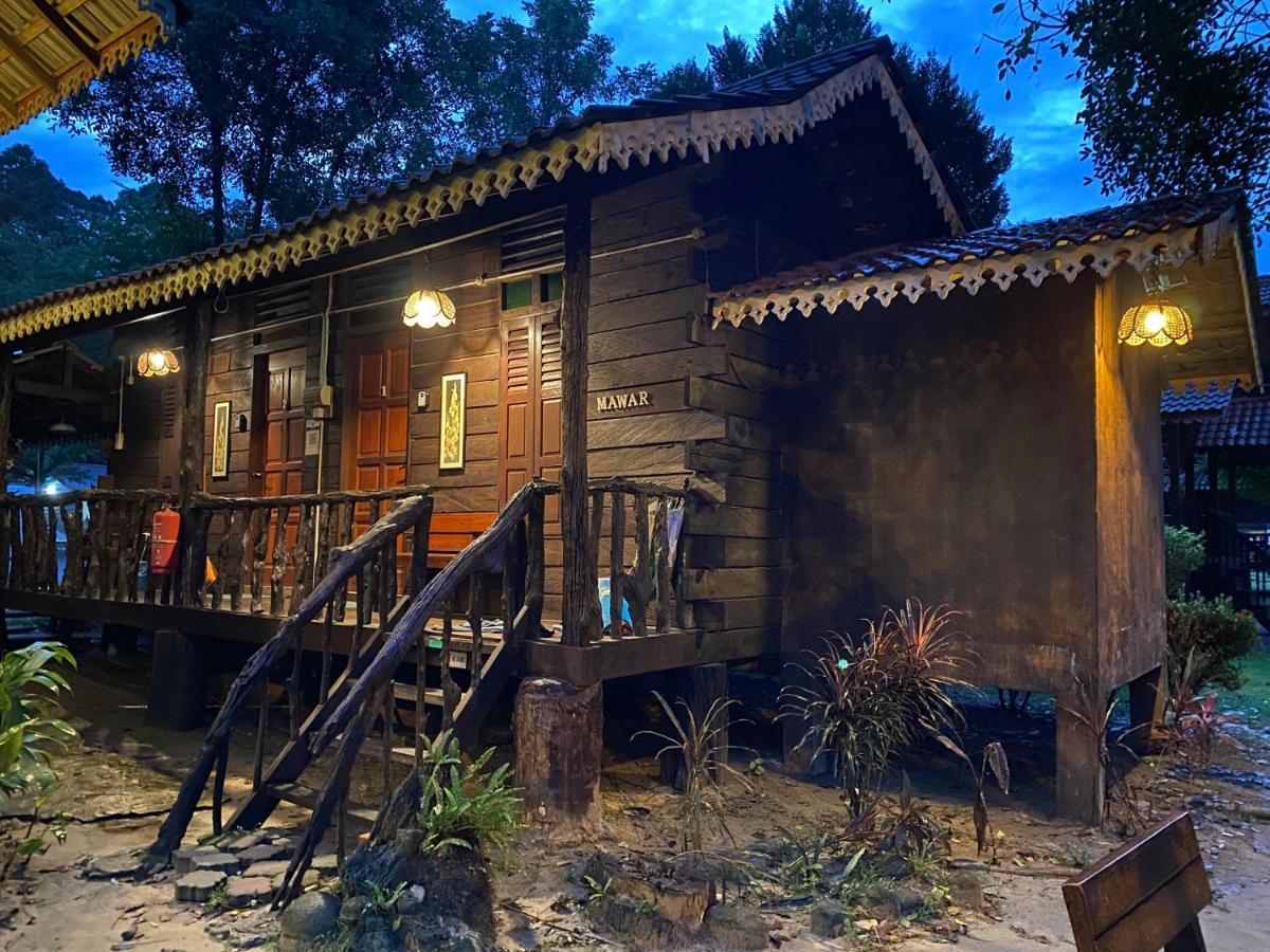 Rustic Chalet - Dahlia N Mawar At Sedim Vista Kulim Extérieur photo